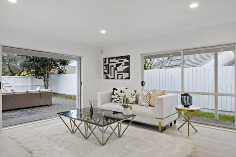 Photo of property in 5/23 Charlenne Close, Ranui, Auckland, 0612