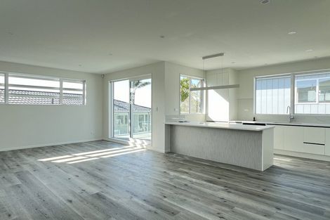 Photo of property in 319b East Coast Road, Mairangi Bay, Auckland, 0630