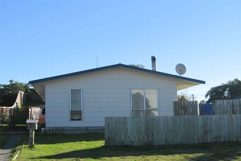 Photo of property in 75 Norfolk Crescent, Otaki Beach, Otaki, 5512