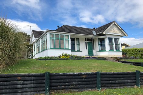 Photo of property in 35 Scotland Terrace, Green Island, Dunedin, 9018