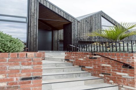 Photo of property in 20 Gilbert Street, New Plymouth, 4310