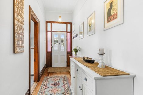 Photo of property in 66 Eden Street, Island Bay, Wellington, 6023