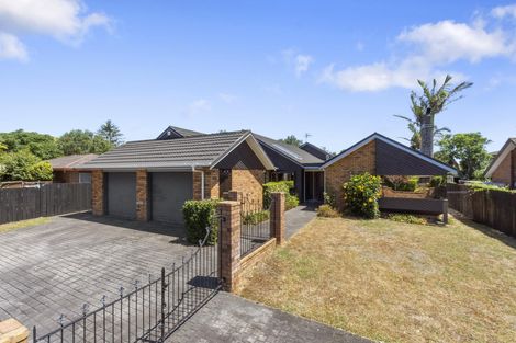 Photo of property in 172 Walter Strevens Drive, Conifer Grove, Takanini, 2112