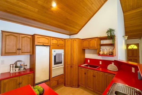 Photo of property in 102 Beach Road, Thames, 3500