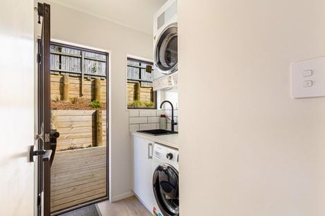 Photo of property in 8 Garton Drive, Massey, Auckland, 0614