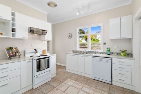 Photo of property in 36 Hinau Street, Tawa, Wellington, 5028