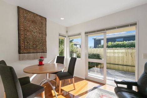 Photo of property in 27 Craig Road, Milford, Auckland, 0620
