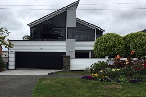 Photo of property in 17a Balmain Road, Birkenhead, Auckland, 0626