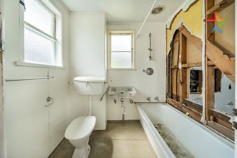 Photo of property in 14 Peck Street, Taita, Lower Hutt, 5011