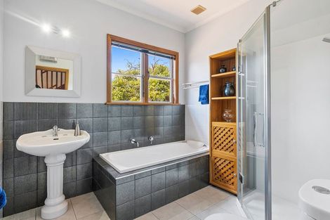 Photo of property in 192 Cambridge Terrace, Naenae, Lower Hutt, 5011