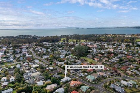 Photo of property in 44 Woodstock Road, Forrest Hill, Auckland, 0620