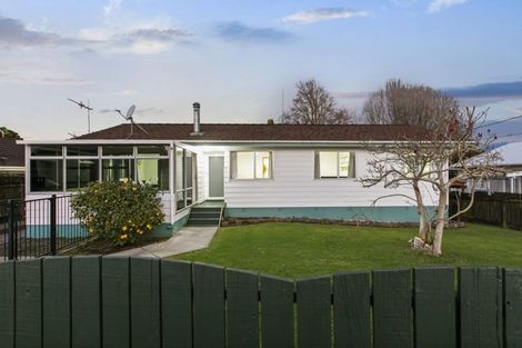 Photo of property in 2c Youngs Road, Papakura, 2110