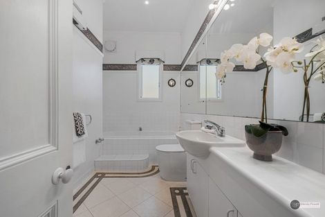 Photo of property in 6 Hawker Street, Mount Victoria, Wellington, 6011