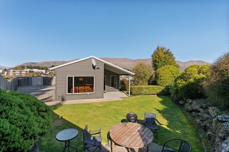 Photo of property in 17 Trevathan Lane, Wanaka, 9305