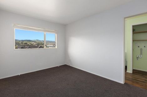 Photo of property in 8a Cullen Place, Tawa, Wellington, 5028