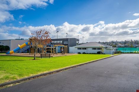 Photo of property in 1/27 Tumbridge Place, Somerville, Auckland, 2014