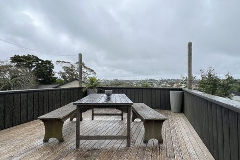 Photo of property in 4 Manutara Avenue, Forrest Hill, Auckland, 0620