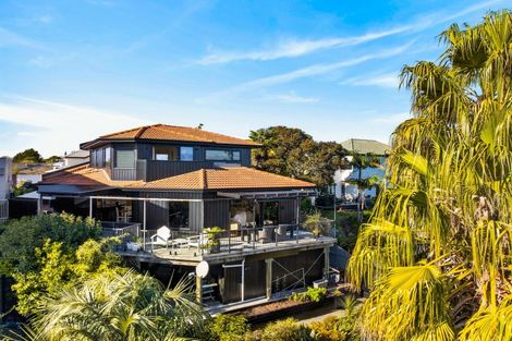Photo of property in 8 Selwyn Road, Hospital Hill, Napier, 4110