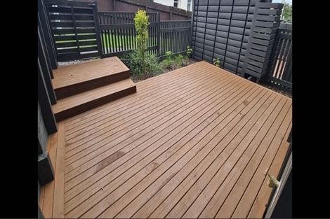 Photo of property in 3/26 Buscomb Avenue, Henderson, Auckland, 0610