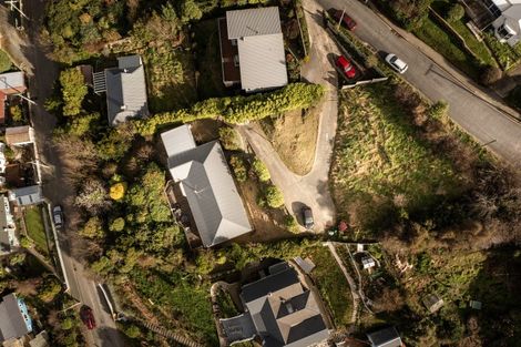 Photo of property in 32 Adderley Terrace, Ravensbourne, Dunedin, 9022