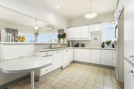 Photo of property in 15 Saint Andrews Terrace, St Andrews, Hamilton, 3200