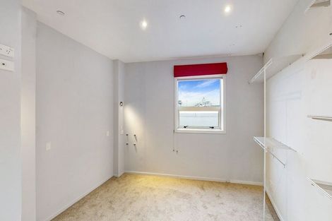 Photo of property in Stadium Garden Flats, 311/107 Thorndon Quay, Pipitea, Wellington, 6011