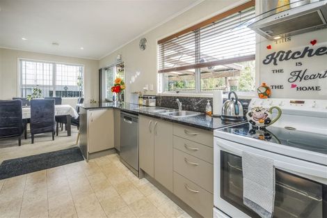 Photo of property in 9 Hindmarsh Street, Henderson, Auckland, 0612