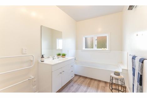 Photo of property in 81 Yaldhurst Road, Sockburn, Christchurch, 8042