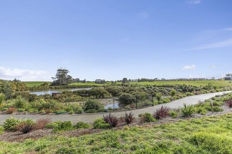 Photo of property in 57 Hayfield Way, Karaka, Papakura, 2113