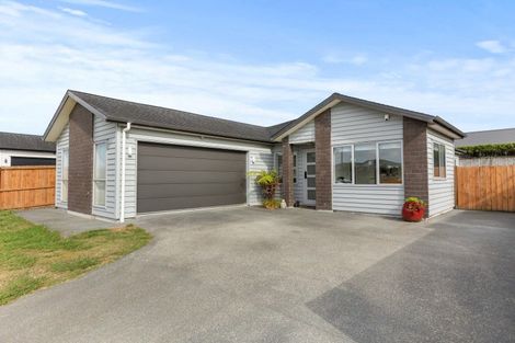 Photo of property in 12 Huarahi Pai Road, Huapai, Kumeu, 0810