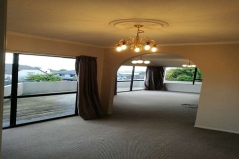 Photo of property in 1/123 Wiseley Road, West Harbour, Auckland, 0618