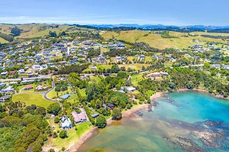 Photo of property in 24 Bay View Road, Cable Bay, 0420