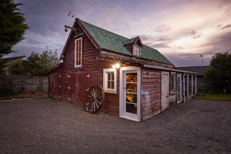 Photo of property in 103 James Line, Kelvin Grove, Palmerston North, 4414