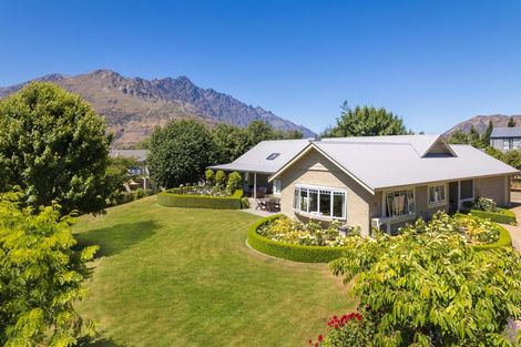 Photo of property in 33 Ferry Hill Drive, Lower Shotover, Queenstown, 9371