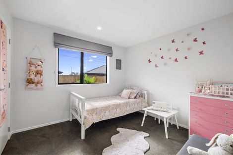 Photo of property in 5 Ruru Lane, Hurworth, New Plymouth, 4310