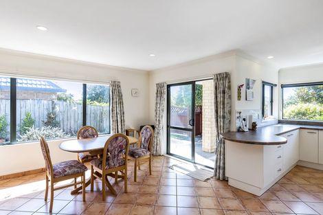 Photo of property in 10 Aburoc Place, Paraparaumu Beach, Paraparaumu, 5032