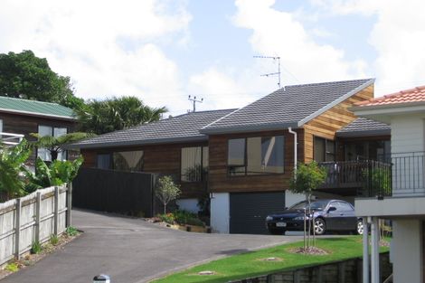 Photo of property in 2/28 Sailfish Drive, West Harbour, Auckland, 0618