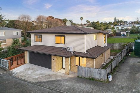 Photo of property in 19a Kelwyn Road, Kelston, Auckland, 0602