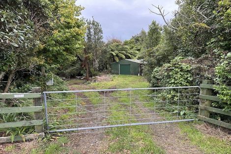 Photo of property in 128 Awai Road, Tarurutangi, New Plymouth, 4372