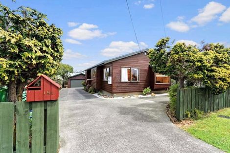 Photo of property in 151 Chivalry Road, Glenfield, Auckland, 0629