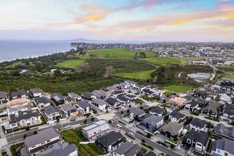 Photo of property in 42 Longshore Drive, Long Bay, Auckland, 0630