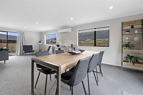 Photo of property in 8 Shepherd Road, Jacks Point, Queenstown, 9371