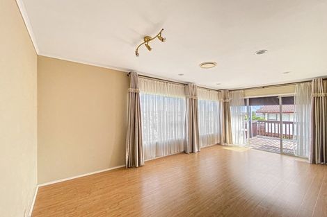 Photo of property in 28 Lewisham Street, Highland Park, Auckland, 2010