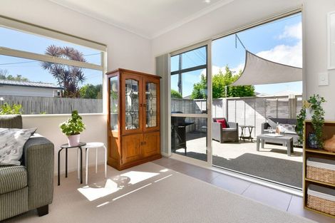 Photo of property in 25 Pine Road, Orewa, 0931