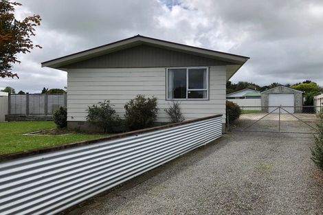 Photo of property in 24 Heather Street, Levin, 5510