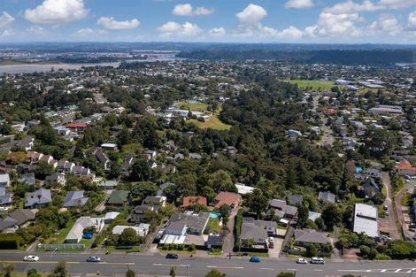 Photo of property in 2/35a Rangatira Road, Beach Haven, Auckland, 0626