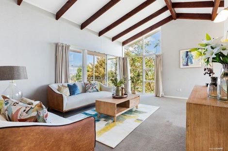 Photo of property in 7 Chelsea View Drive, Chatswood, Auckland, 0626