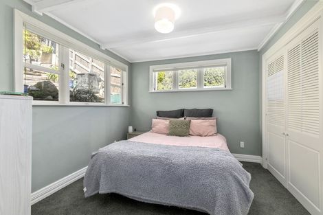 Photo of property in 69 Muritai Road, Eastbourne, Lower Hutt, 5013