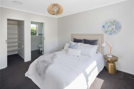 Photo of property in 18 Fairburn Grove, Johnsonville, Wellington, 6037