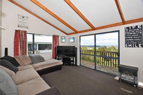 Photo of property in 38 Eureka Place, Parahaki, Whangarei, 0112